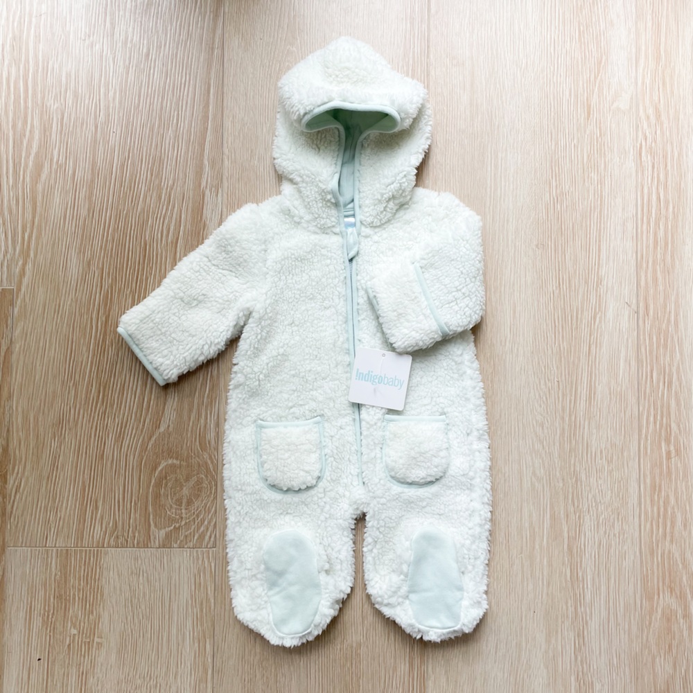 NWT! Baby Fleece Sherpa snuggle suit / winter suit, 0-6m